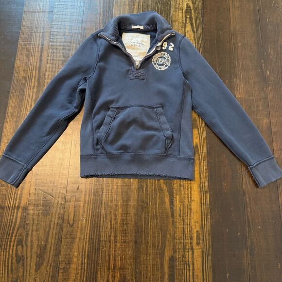 Abercrombie‎ & Fitch Men’s Size M Navy Blue Sweater Top Distressed Vintage S - Picture 1 of 7